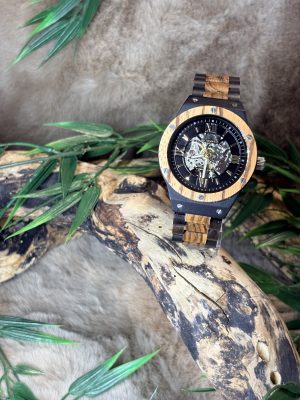 Montre en bois – modèle Noyer